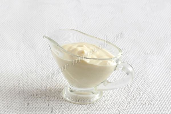 Соус для салата Цезарь на йогурте