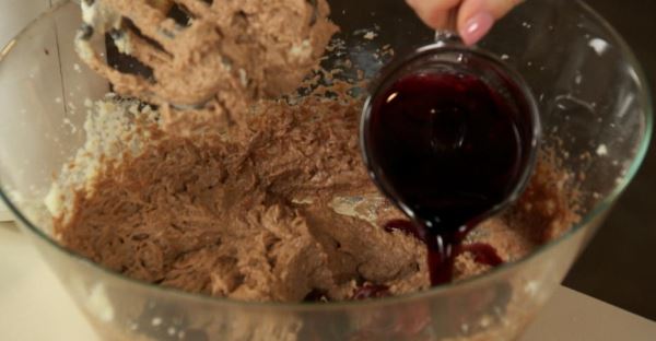 Шоколадный пирог с красным вином
