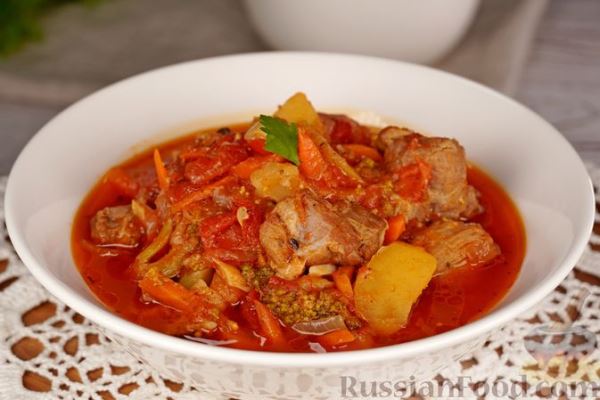 Рагу с мясом, картошкой и брокколи