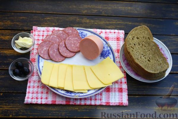 Бутерброды «Обезьянки» с сыром и колбасой